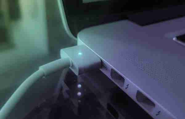 电脑主机开了显示器没反应 五个实用方法帮你轻松解决