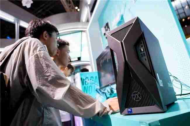 硬核狂欢！ROG高性能台式机燃爆BW2025，助力玩家享受极致电竞体验