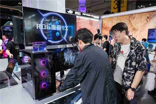 硬核狂欢！ROG高性能台式机燃爆BW2025，助力玩家享受极致电竞体验
