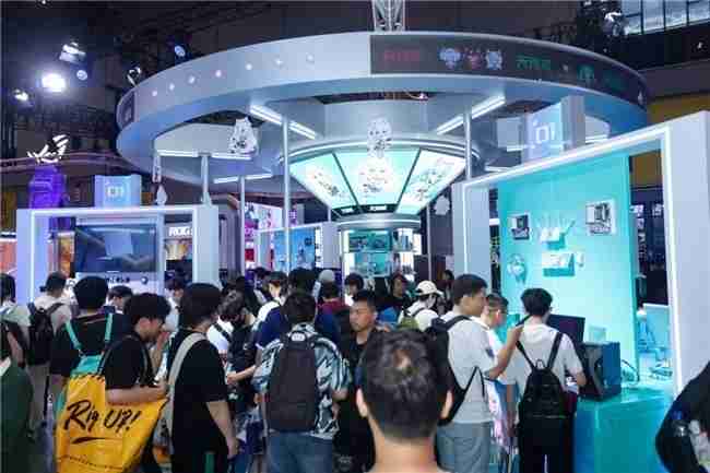 硬核狂欢！ROG高性能台式机燃爆BW2025，助力玩家享受极致电竞体验