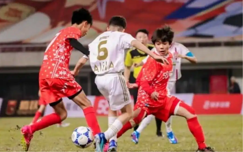 从球场到机场：解码比亚迪舆论风波的背后逻辑