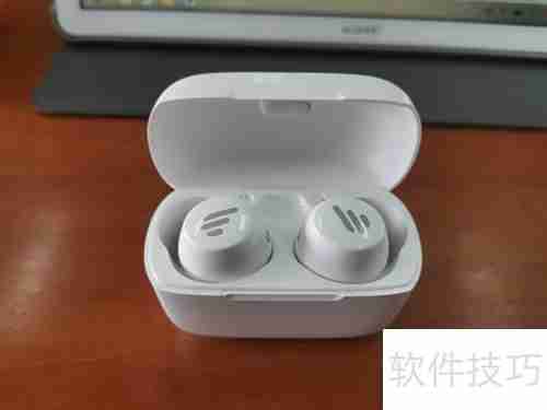 漫步者蓝牙耳机开机方法