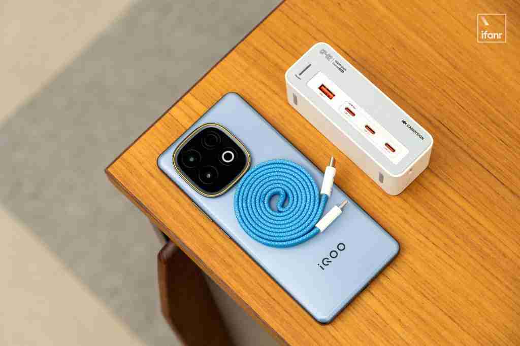 8000mAh 大电池，是手机、板砖还是充电宝？
