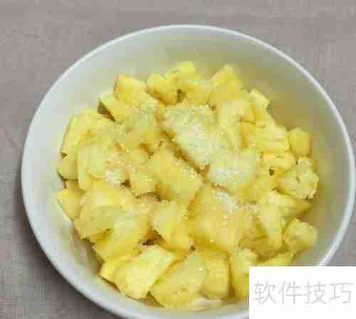 简易版菠萝派：轻松制作热带水果甜点