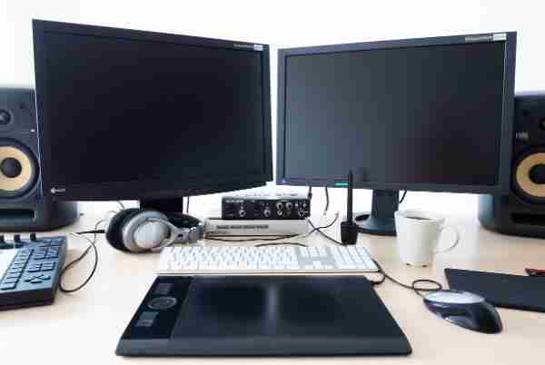 电脑打开后显示器不亮怎么解决 解决办法教程