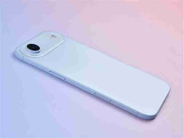 苹果发布会前 我们意外拿到了iPhone 17