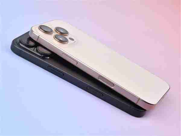 苹果发布会前 我们意外拿到了iPhone 17