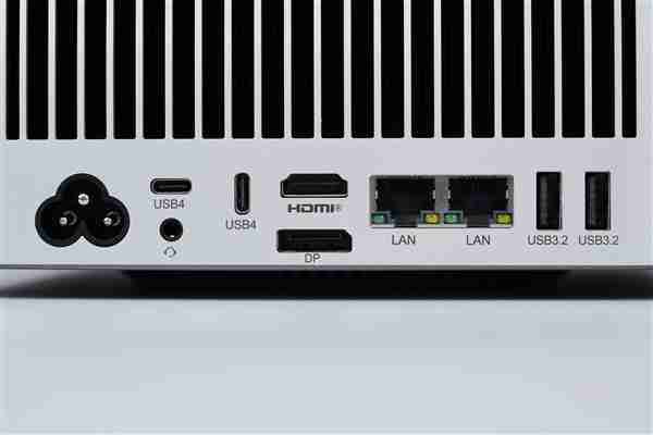 搭载AMD锐龙AI Max+ 395！零刻GTR9 Pro迷你AI工作站图赏