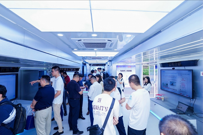 恒扬数据携手华为发布智能计算新品共筑算力新生态