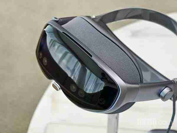 vivo Vision 探索版:398 克超轻机身 一次谨慎而勇敢的“视界”初探