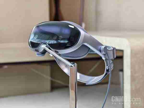 vivo Vision 探索版:398 克超轻机身 一次谨慎而勇敢的“视界”初探