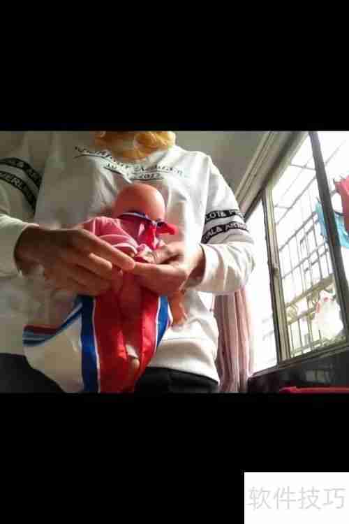 方丝巾变衣服不用针线系几个结就可以