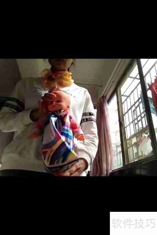 方丝巾变衣服不用针线系几个结就可以