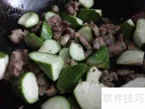 低脂高蛋白：牛肉炒丝瓜健康食谱