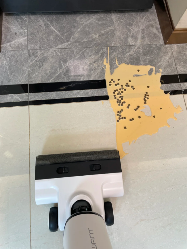 洗地机与吸尘器终极科普:功能、差异与选购全指南