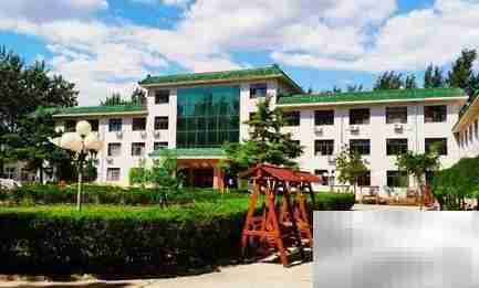 如何选择优质训犬师培训学校