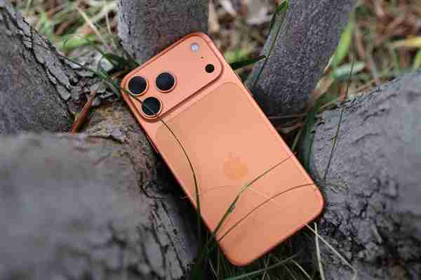 1TB手机存储差价高达4000元 消费者直呼存储成了奢侈品