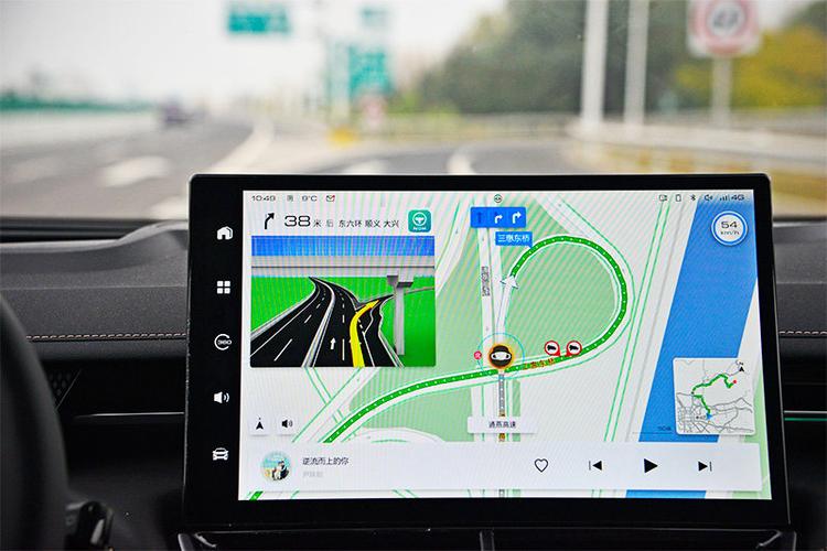 车载导航Petal地图对比高德地图哪个更好用?两者语音播报清晰度测试