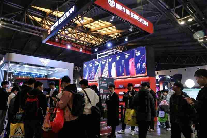 前行者上海WePlay& ZFX展会圆满落幕,“国风科技”外设引爆线下体验热潮