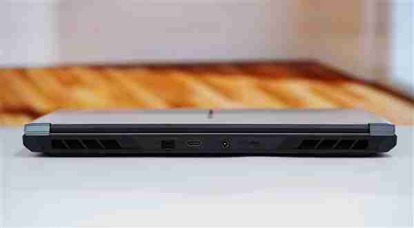 长江存储PC42Q SSD加持！ 七彩虹隐星P16 Pro图赏