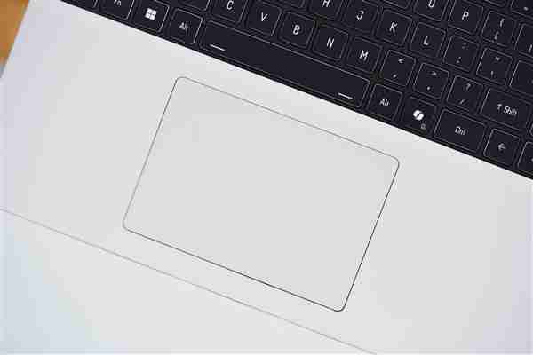 长江存储PC42Q SSD加持！ 七彩虹隐星P16 Pro图赏