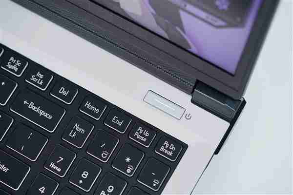 长江存储PC42Q SSD加持！ 七彩虹隐星P16 Pro图赏