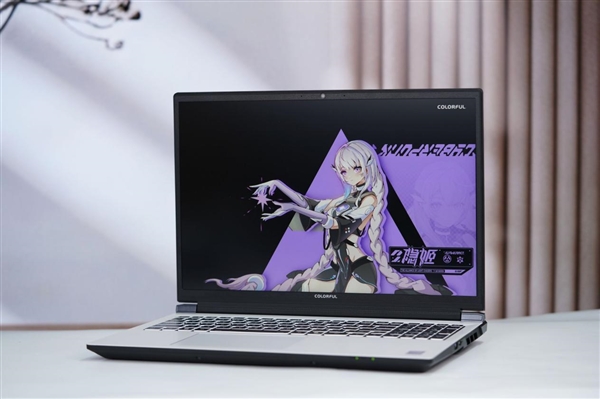 七彩虹隐星P16 Pro搭载长江存储PC42Q图赏