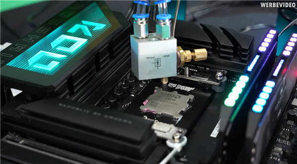 大神玩家改装：9800X3D喷雾冷却实测