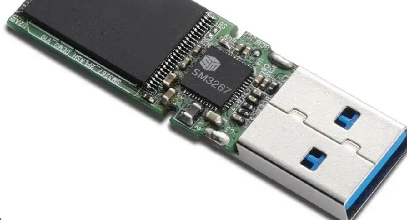 u盘插在电脑上不显示怎么回事