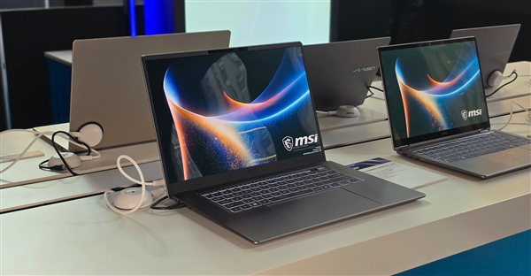 微星全球首发Panther Lake笔记本：记者惊叹连连