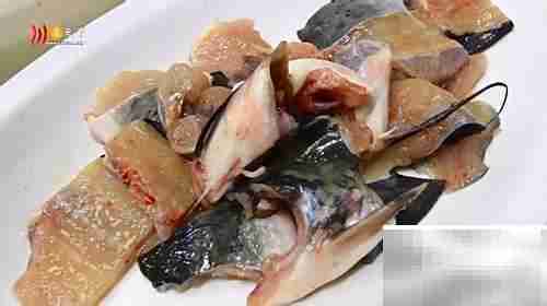 梭边鱼火锅制作秘诀