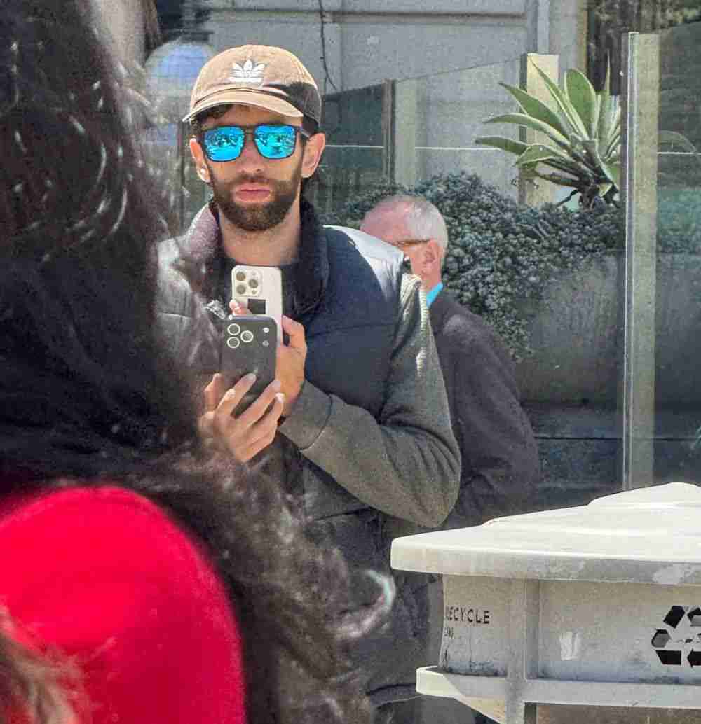 苹果 iPhone 17 Pro 原型机曝光,外观确认