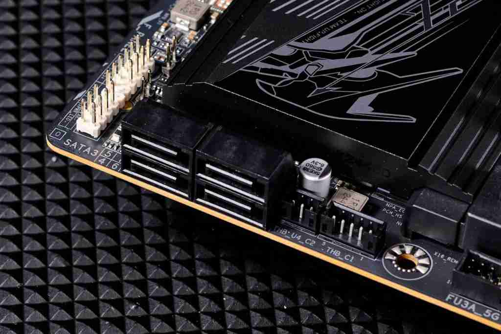 技嘉 B860M AORUS PRO WIFI7 电竞雕主板深度评测:主流价位下的高端电竞利器