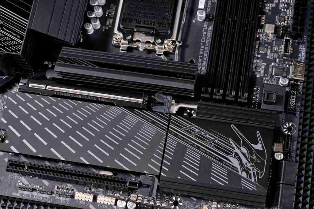 技嘉 B860M AORUS PRO WIFI7 电竞雕主板深度评测:主流价位下的高端电竞利器