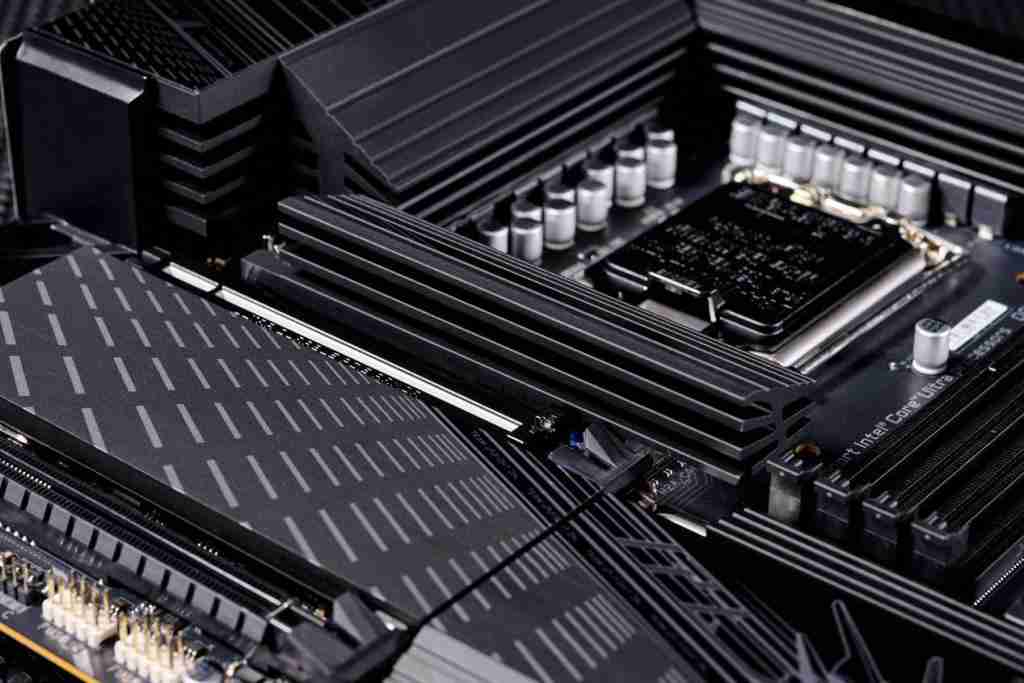 技嘉 B860M AORUS PRO WIFI7 电竞雕主板深度评测:主流价位下的高端电竞利器