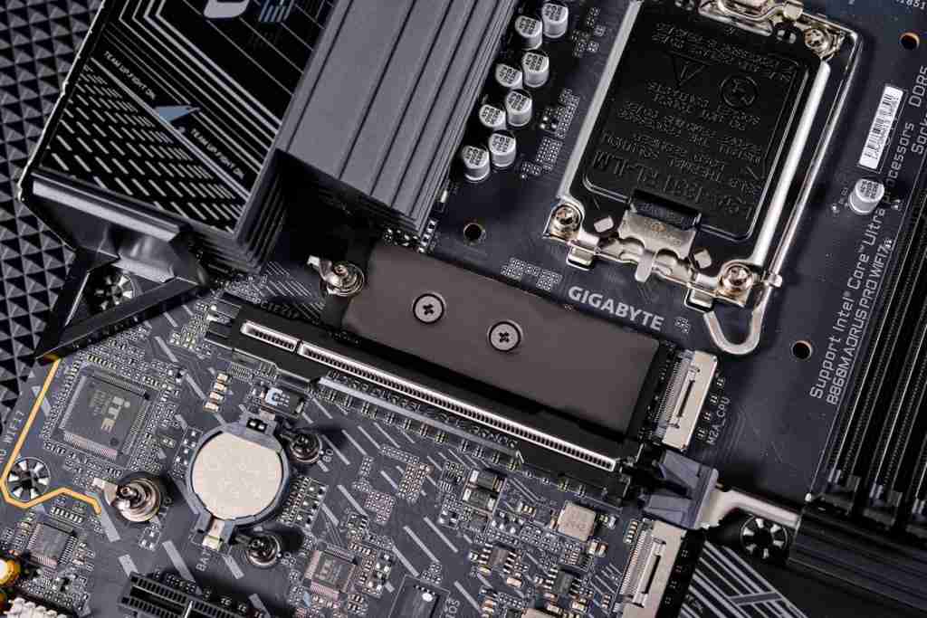 技嘉 B860M AORUS PRO WIFI7 电竞雕主板深度评测:主流价位下的高端电竞利器