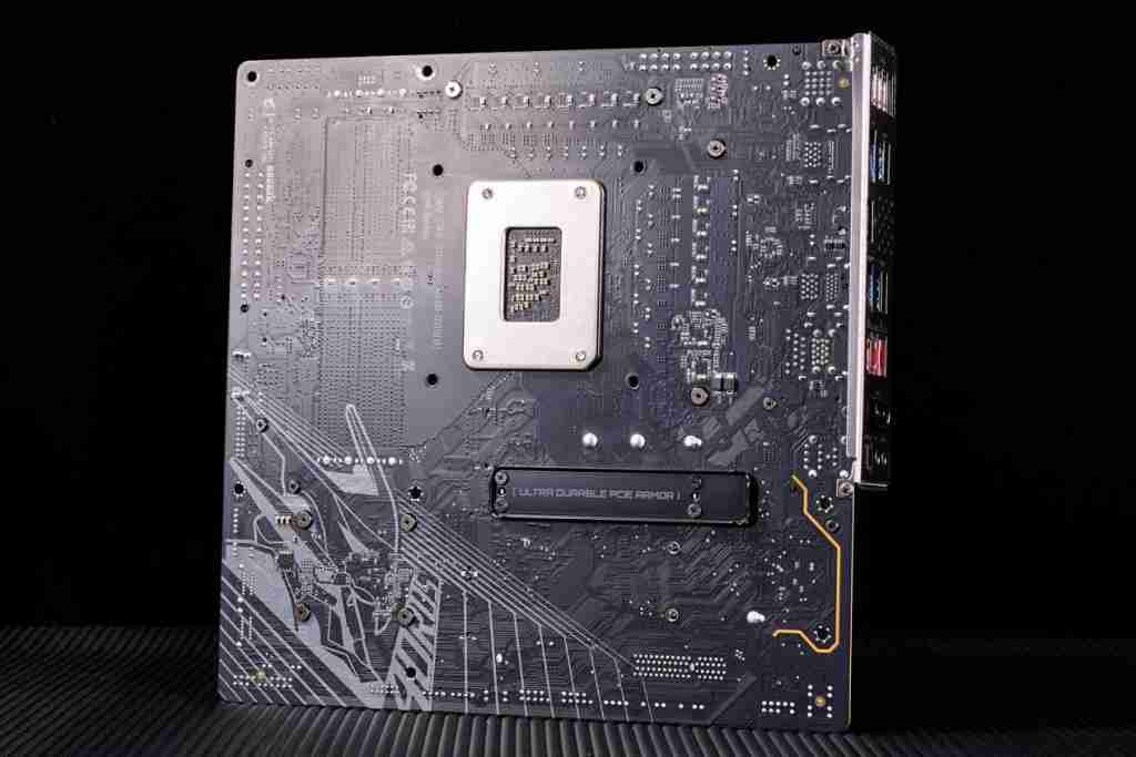 技嘉 B860M AORUS PRO WIFI7 电竞雕主板深度评测:主流价位下的高端电竞利器