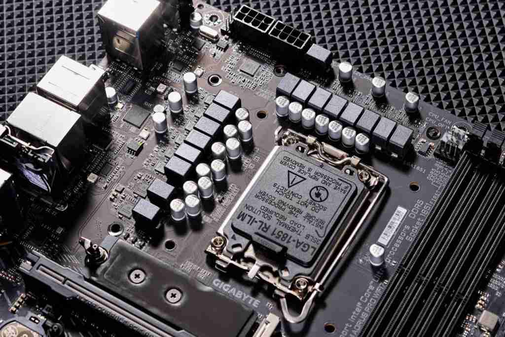 技嘉 B860M AORUS PRO WIFI7 电竞雕主板深度评测:主流价位下的高端电竞利器