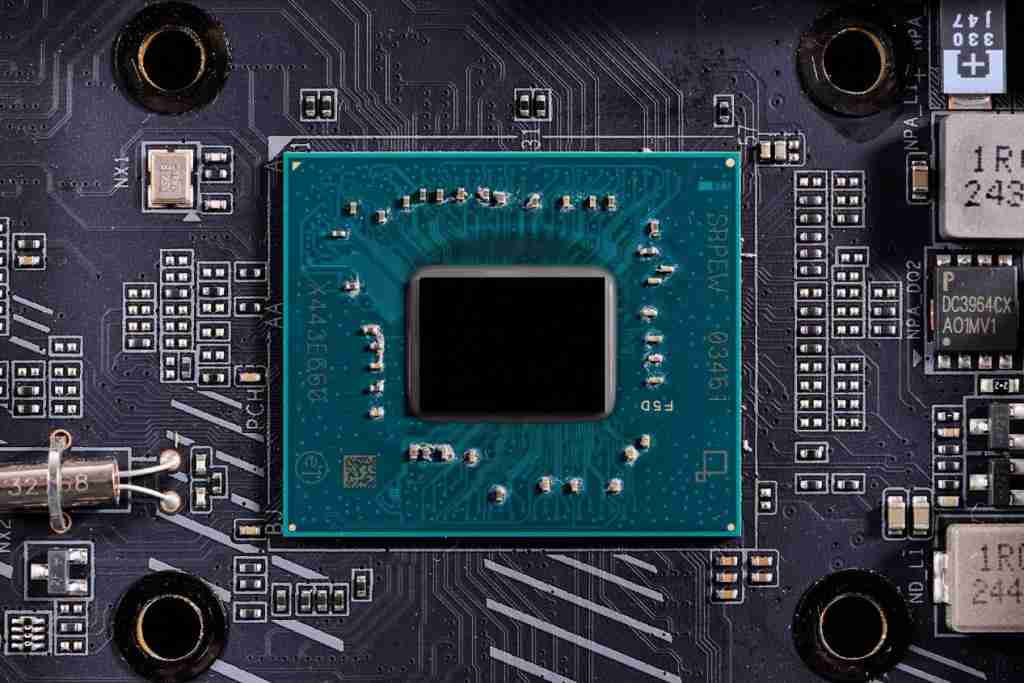 技嘉 B860M AORUS PRO WIFI7 电竞雕主板深度评测:主流价位下的高端电竞利器