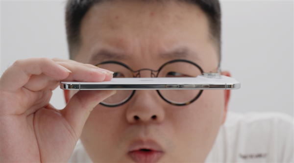 拆完iPhone Air后 我觉得苹果还有牙膏能挤