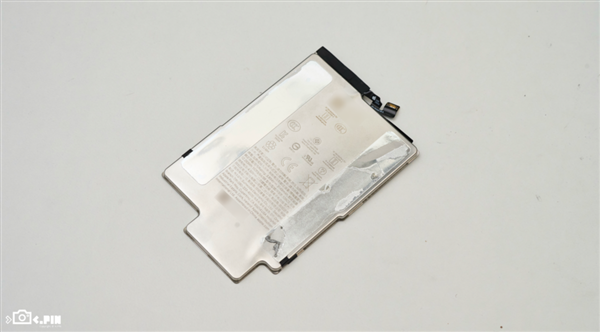 拆完iPhone Air后 我觉得苹果还有牙膏能挤