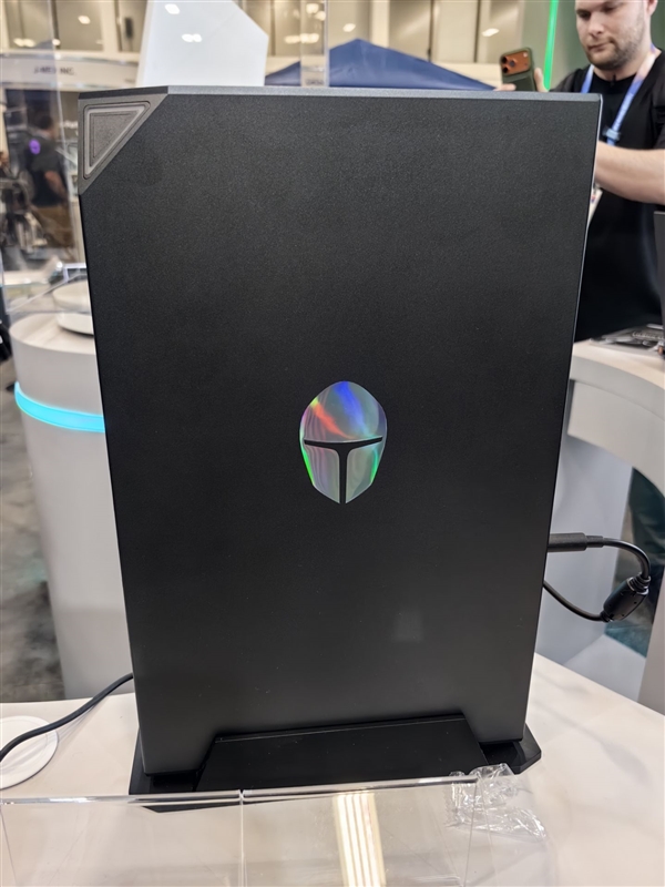 雷神MIX G2独显主机发布：Ultra 9 + RTX 5090首秀