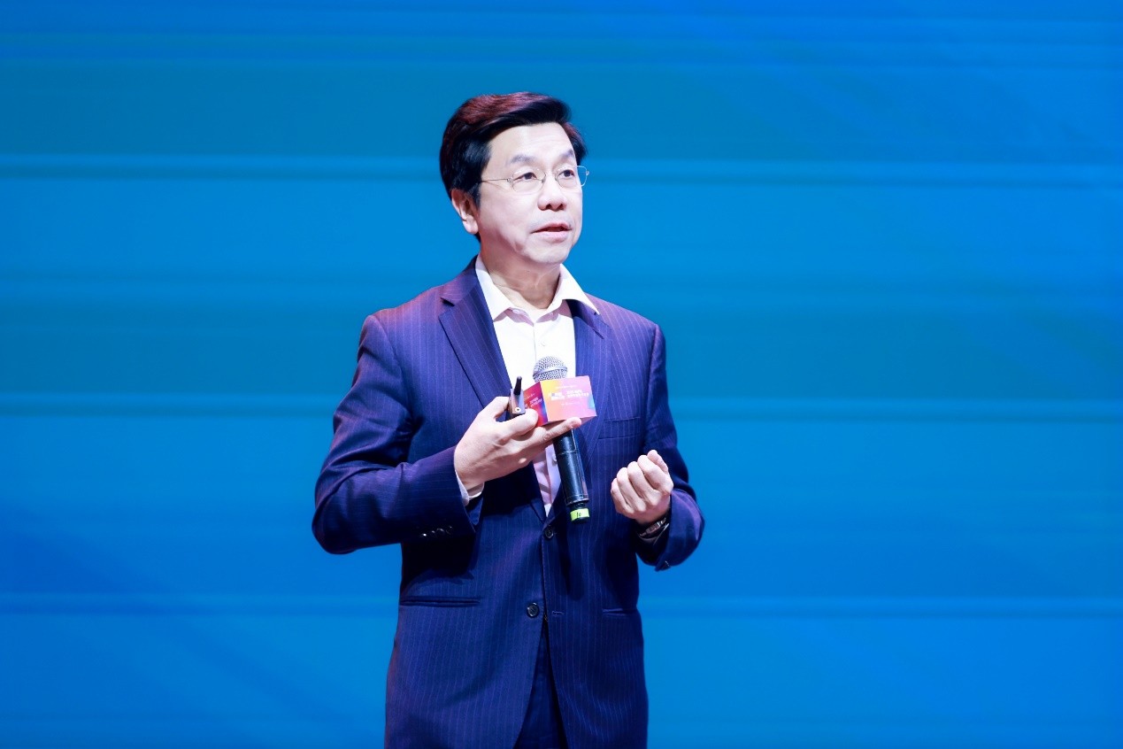 零一万物联合开源中国推OAK平台