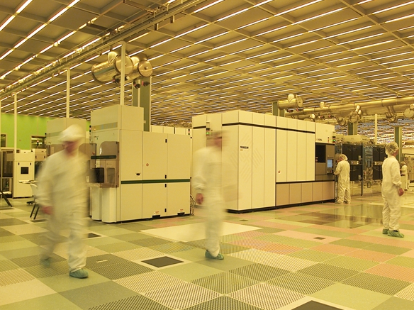 台积电产能紧张，苹果高通转向英特尔破局