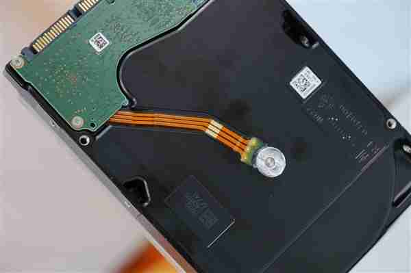 每碟片3TB！希捷银河Exos M 30TB硬盘图赏