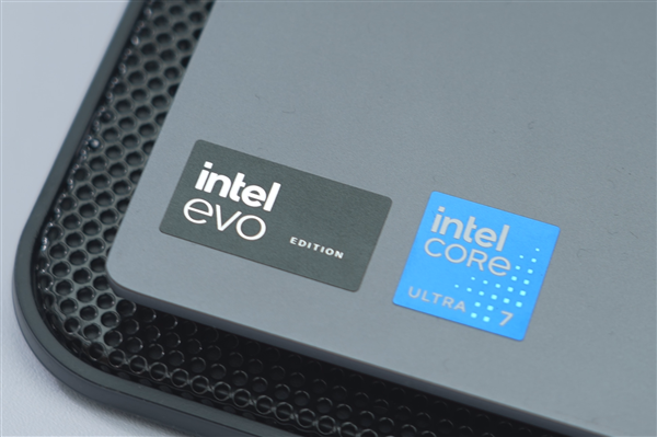 终于知道酷睿Ultra X什么意思了!满血12核心核显