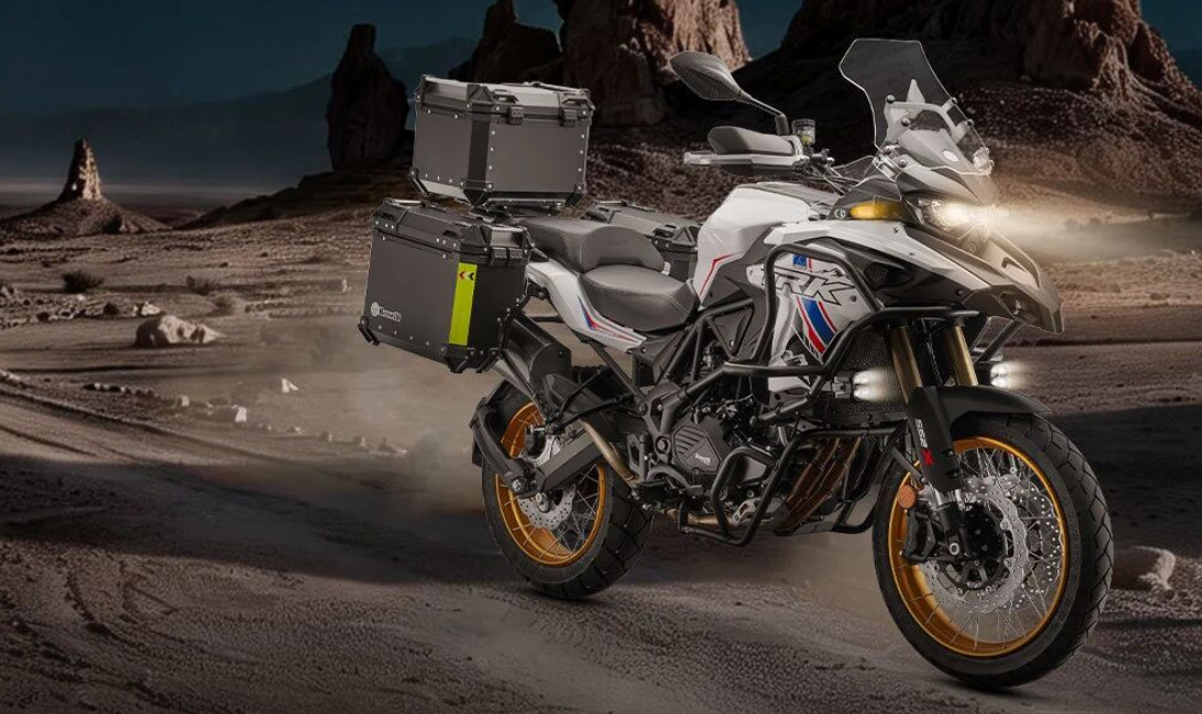 贝纳利2026款TRK552X上市，公路款售价29880元，越野款售价31880元