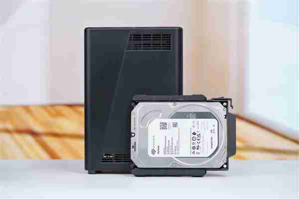 升级X86架构性能大提升！极空间Z2 Ultra图赏