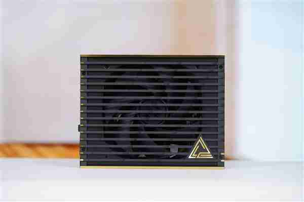 轻松驾驭RTX 5090！微星MEG Ai1600T PCIE5超神电源图赏