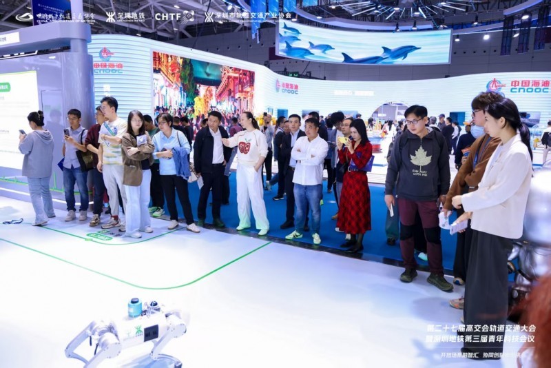 越甲灵动机器人亮相高交会，携手深圳地铁打造智慧城轨